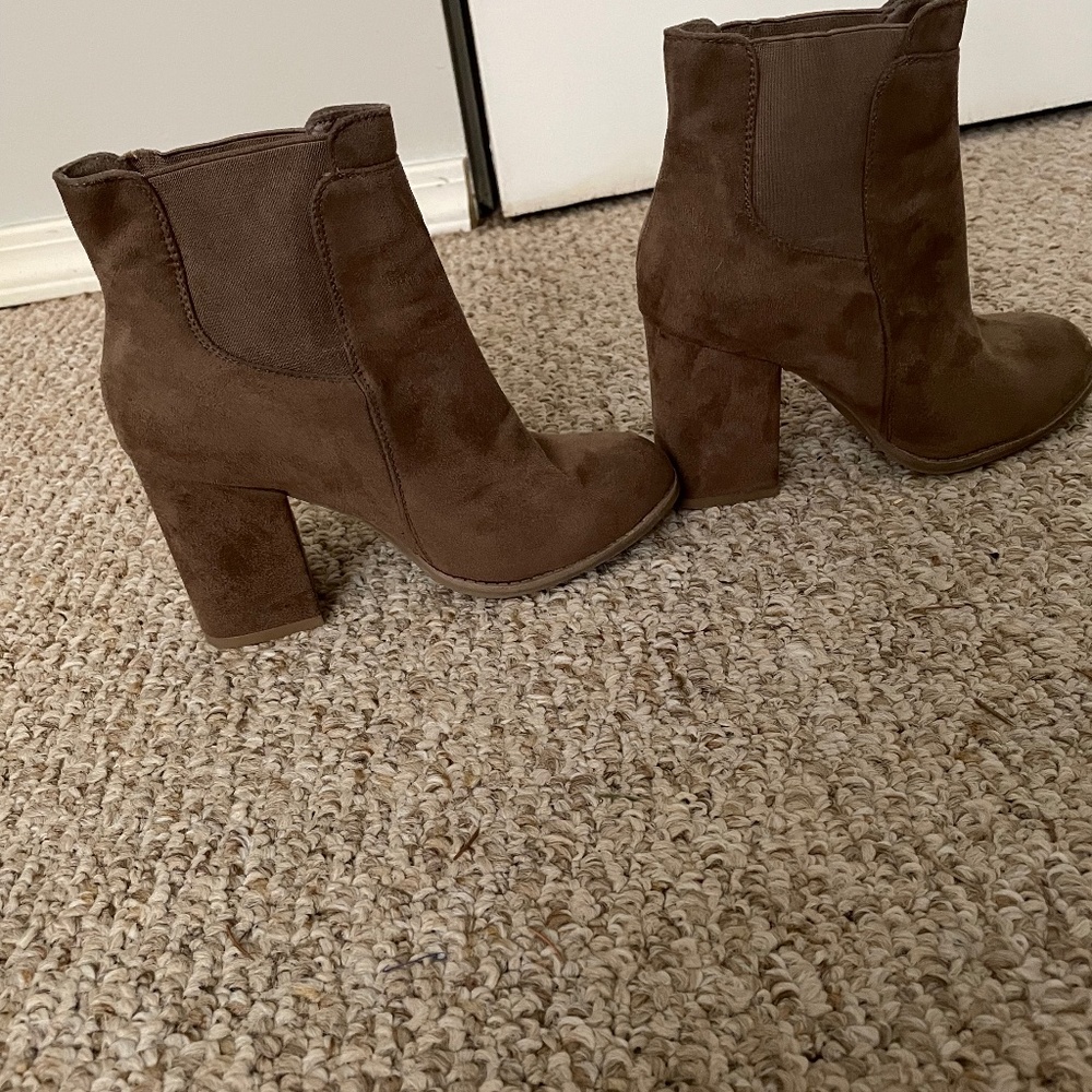 Dress boots